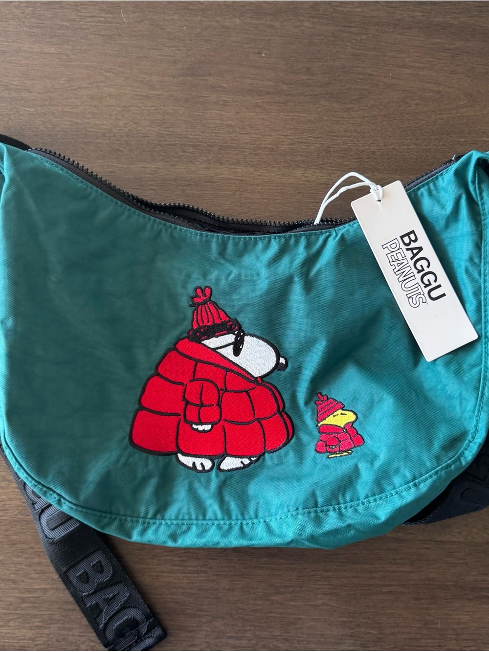 BAGGU Medium Crescent Peanuts Collab